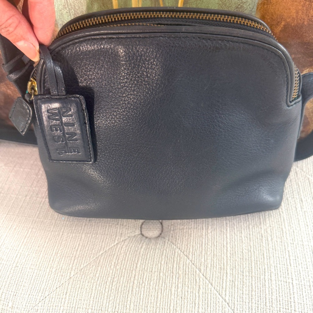 Vintage Nine West Crossbody! Grey color!
